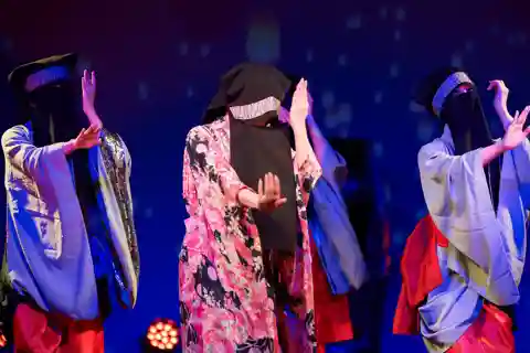 Tokyo: Traditional Japan Festival Dance Show at Tokyo Tower