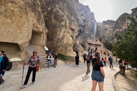 Visite privée quotidienne de la Cappadoce avec guide professionnel et déjeunerVisite privée quotidienne de la Cappadoce (voiture et guide uniquement)