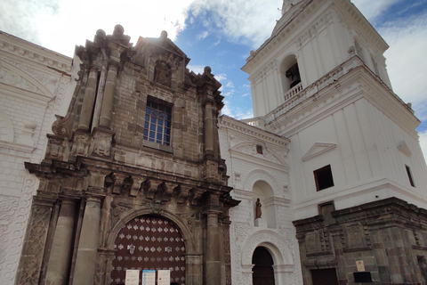 Quito: Old Town Guided Tour with Lunch