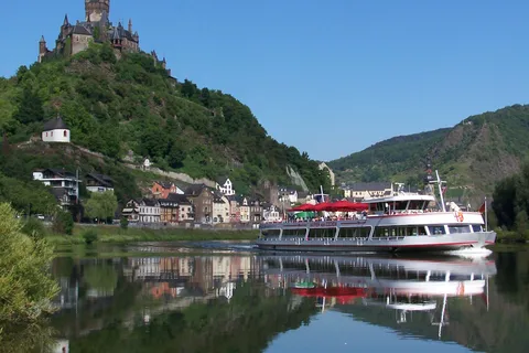 Cochem, Mosel: Schiff - Beilstein, Essen, Wein- und Likörprobe