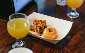 Nashville: Guided Foodie Walking Tour with Tastings