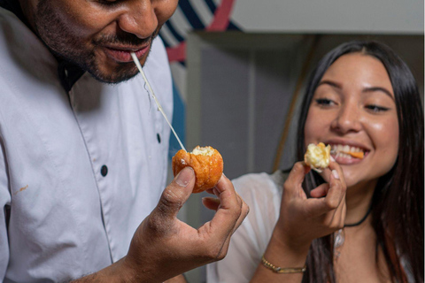 Carthagène : cours de desserts typiques dans un restaurant du centre historiqueCarthagène : cours de pâtisserie traditionnelle dans un restaurant du centre historique