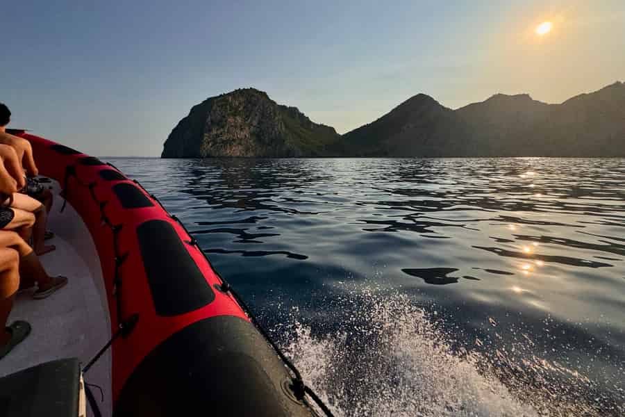 Alcudia: Sightseeing, Meereshöhlen und Schnorcheln mit der Schnellschnorchel-Tour. Foto: GetYourGuide