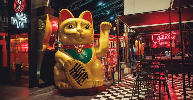 Madrid: WAH Show - Music, Dining & Party Experience photo 3