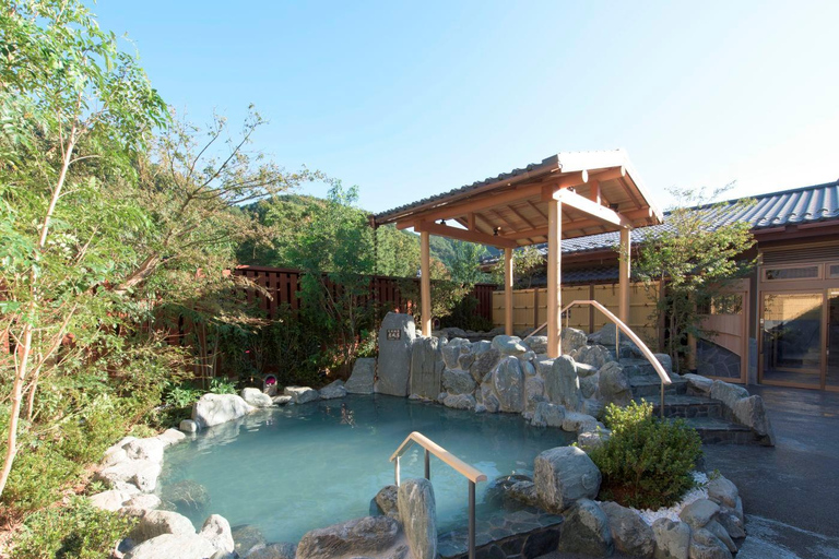 Tokyo: Mt Takao Tour with Ramen and Tattoo-Okay Hot Spring