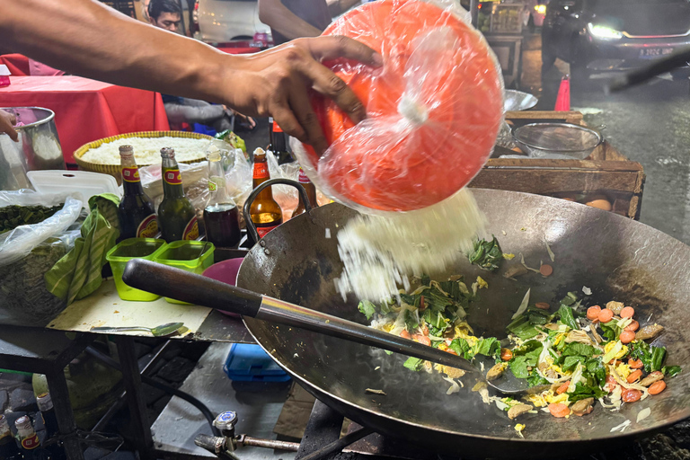 Jakarta Nights Food Tour with 15+ Tastings