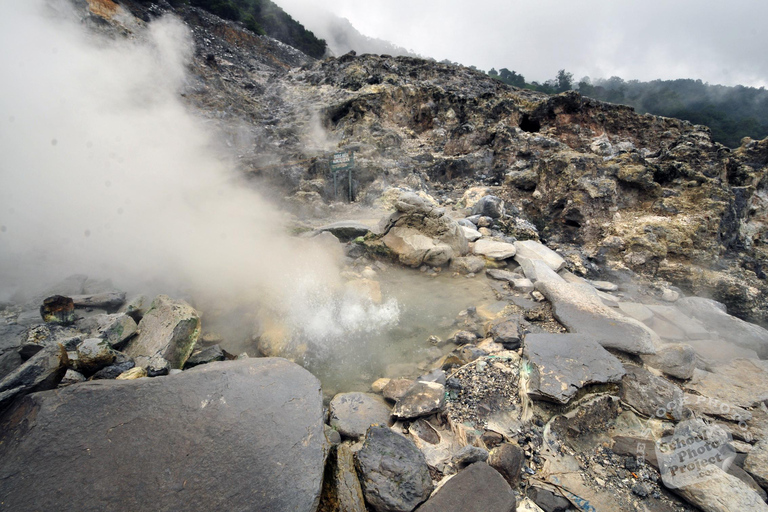 Jakarta/Bandung: Volcano of Tangkuban Perahu & Culture Tour From Bandung: Transport Only