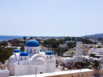 From Fira: Santorini Highlights Minibus Tour with Oia Sunset