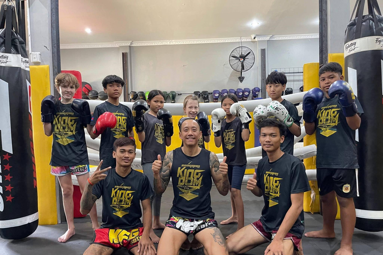 Phnom Penh: 2-Hour Private Kun Khmer Experience