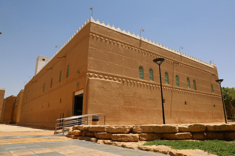 Souk Al Zal, The National Museum, and Murabba Palace Tour