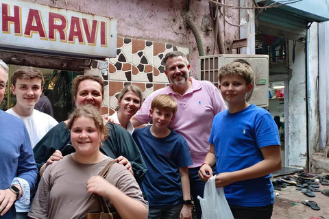 Mumbai: Private Sightseeing Tour and Slum Tour with a Local