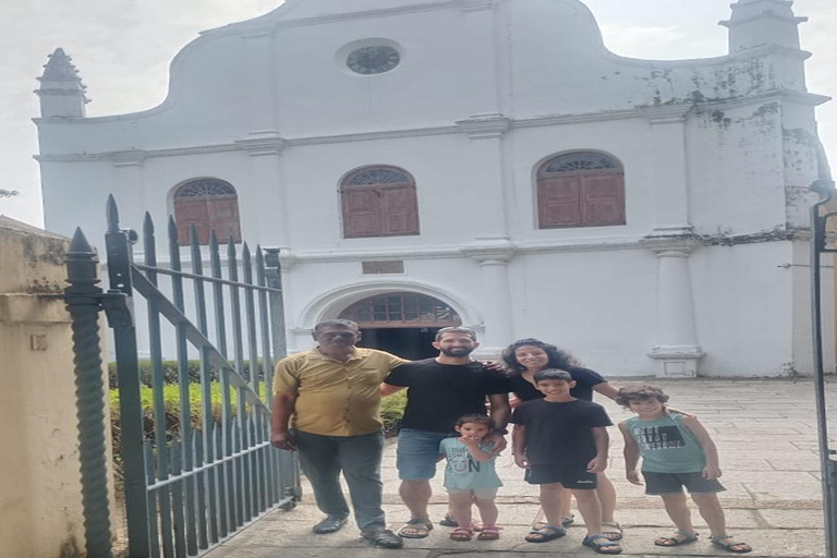 Kochi: Tuk-Tuk-Ausflug mit versteckten SchätzenKochi: Ausflug mit dem Tuk-Tuk zu versteckten Schätzen