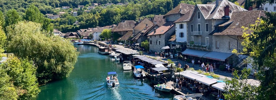 Départ Annecy et Aix les Bains : Visite de Chanaz et Croisière sur le Lac