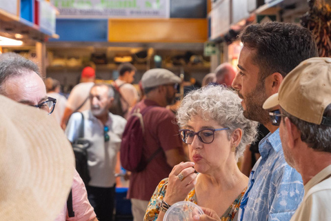 Málaga: Guided Tour and Tasting of Local Products