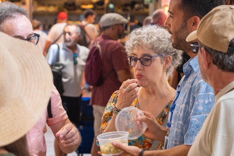 Málaga: Guided Tour and Tasting of Local Products