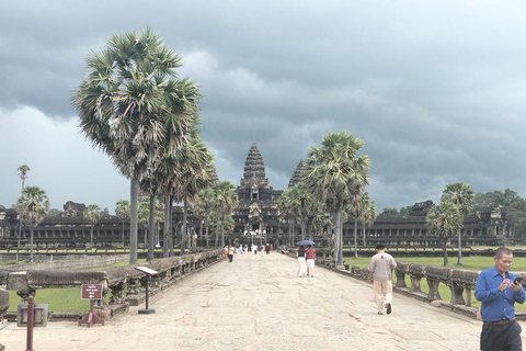 Siem Reap: Angkor Wat Tour with Sunrise Private Guide Angkor Wat, Angkor Thom, Ta Promh Tour & Sunrise by Van
