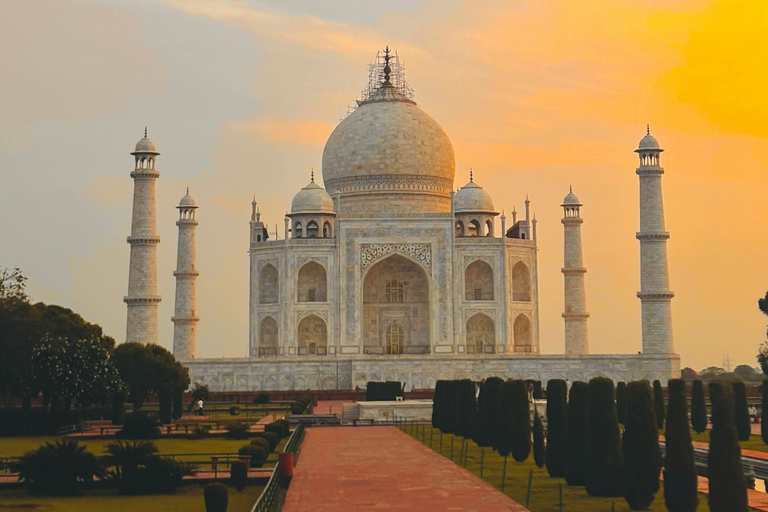 From Delhi : Sunrise Taj Mahal Tour With 5 Star Meal By Car