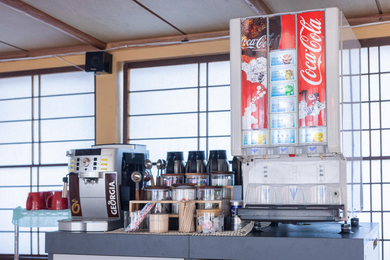 Tokyo : Dîner-croisière Yakatabune avec spectacle japonais et boissons