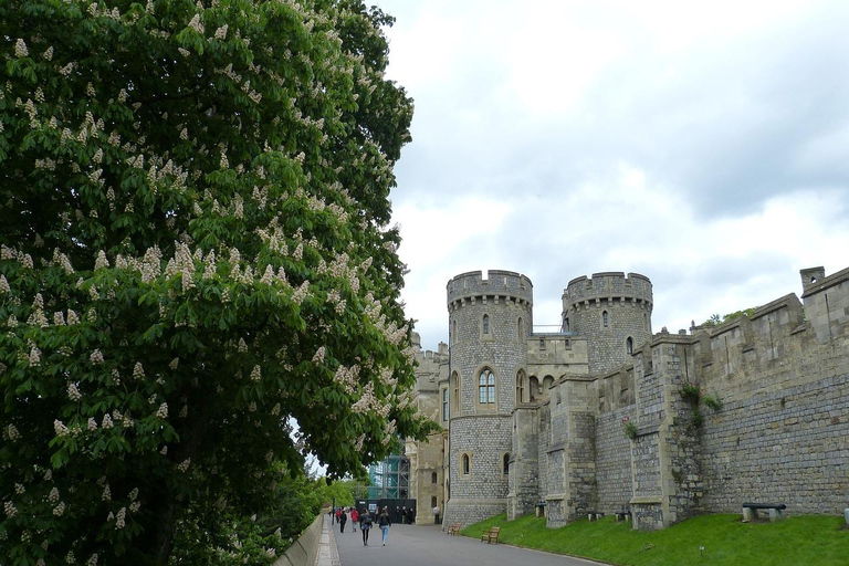 Castillo de Windsor Palacio de Hampton Court Tour privado con pase