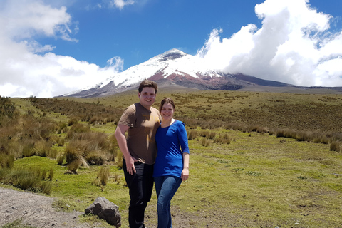 From Quito: Cotopaxi and Baños Day Trip with Lunch