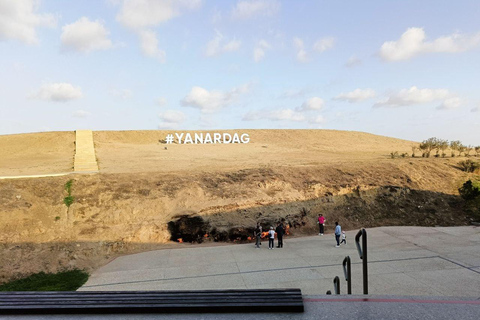 Baku: Gobustan, Vulcões de Lama, Monte Ardente e Templo do FogoExcursão em grupo a Gobustan e Absheron (com traslado de ida e volta)