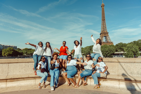 Paris: Eiffel Tower Street Photoshoot Paris: Eiffel Tower 15m Photoshoot - 5 Photos
