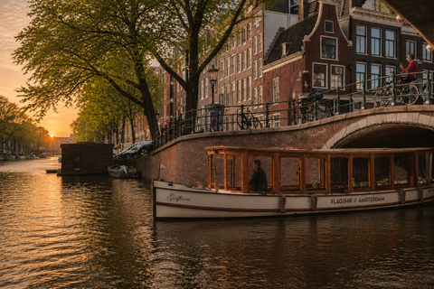 Amsterdam: Evening. (Sunset) Canal Cruise with Bar on Board Central Station Meeting Point without Drinks