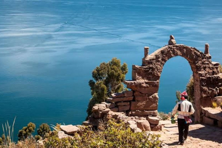 Depuis Puno : visite d&#039;une journée des îles Uros et Taquile