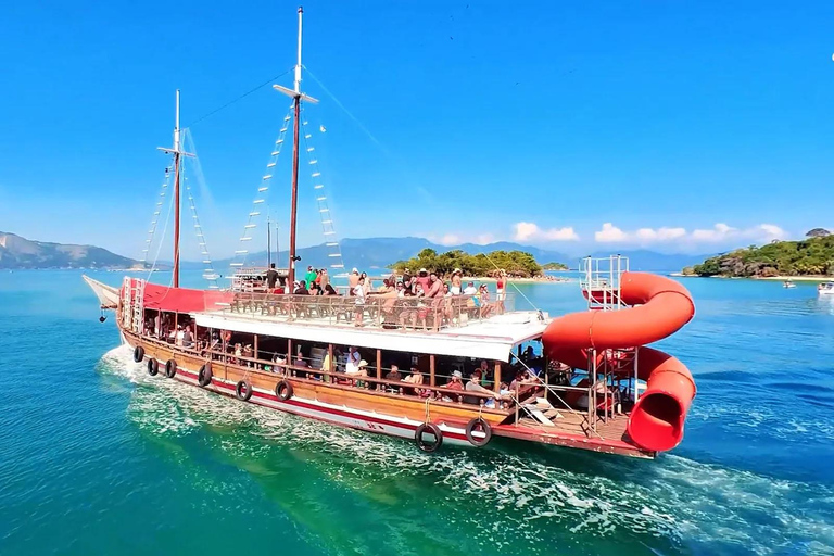 Full tour departing from Angra, with lunch