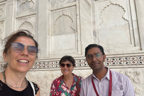 Agra: Taj Mahal and Agra Fort Skip-the-Line tickets &amp; guideTicket with Tour guide