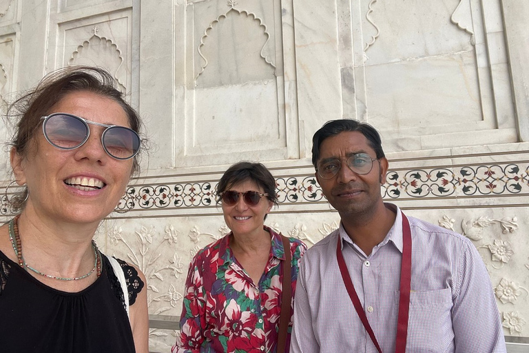 Agra: Taj Mahal and Agra Fort Skip-the-Line tickets &amp; guideTicket with Tour guide