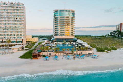 Private Shuttle Seadust Cancun Family Resort to CUN Airport