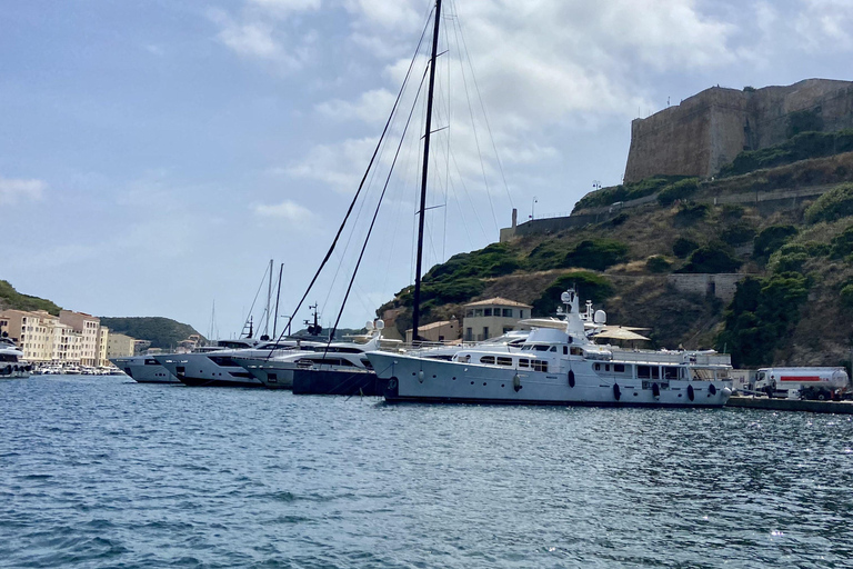 Demi-journée : découverte des îles Lavezzi et des falaises de Bonifacio