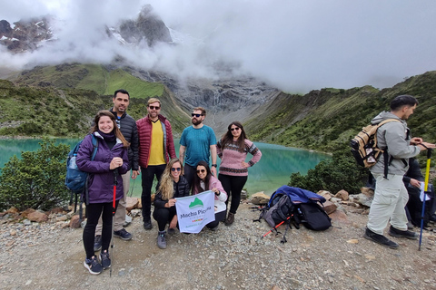 Cusco: Hike to the 7 Ausangate Lagoons Full Day VIP - Guided in Portuguese Cusco: Ausangate 7 Lagoons Full Day VIP Hike - Guided in Portuguese