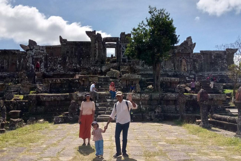 Tour privato di un giorno intero di Preah Vihear, Koh Ker e Beng MealeaBerlina privata