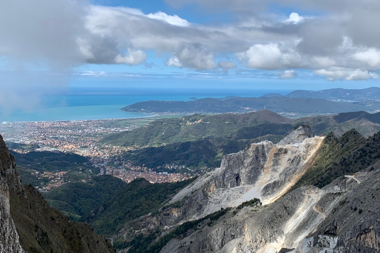 Carrara white marble quarries tour, 4X4 experienceCarrara white marble quarries tour, 4XD experience