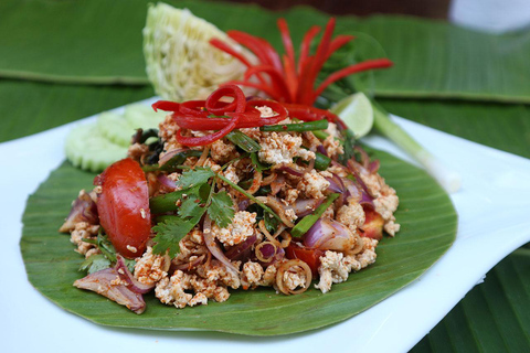 Krabi: Kookles bij Thai Charm Kookschool met MaaltijdKrabi: kookles bij Thai Charm Cooking School met maaltijd