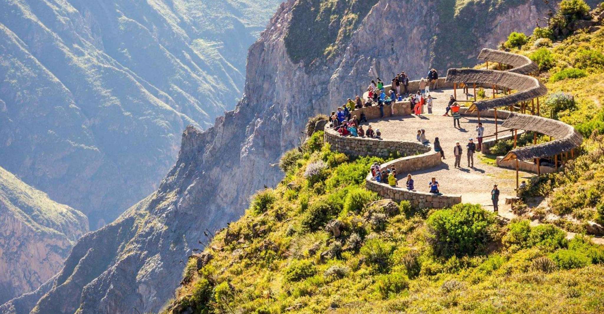 Von Arequipa, Colca Canyon Ausflug 2 Tage + 3 Sterne Hotel - Hizvo