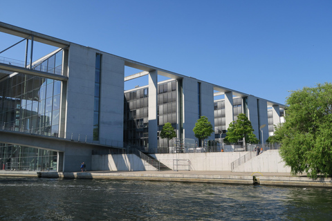 Berlin: One-hour city tour by boat from/to Museum Island