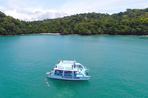 Passeio de catamarã com iguana e mergulho com snorkel