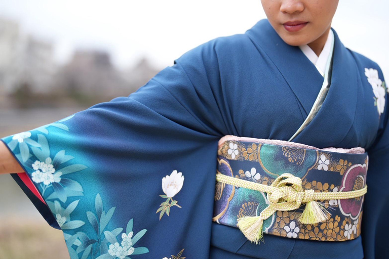 Kyoto: Kimono Rental and Hair Styling Experience