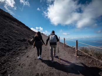From Sorrento: Pompeii and Vesuvius Guided Tour with Lunch