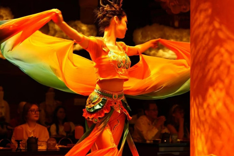 Kuala Lumpur: Xuyan Immersive Dining & Makeup experience Regular Dinner Banquet Seat+ Makeup & Styling
