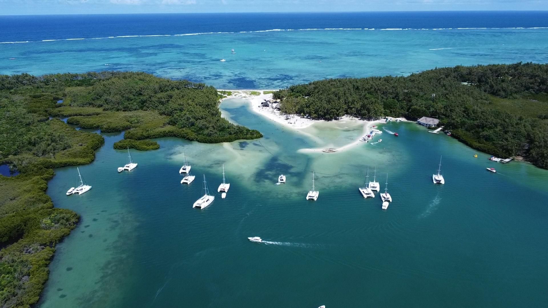 Fährschiff ile Aux cerfs