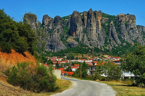 Meteora Monasteries: Full Day Tour from Athens