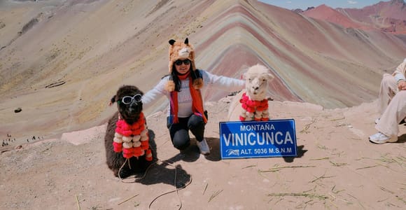 Cusco: Trekking on the mountain of colors with food and transportation
