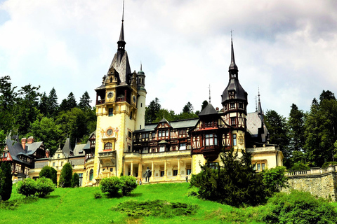 Private 1-Day Minivan Tour: Peles, Dracula Castle & Brasov 8 PLACES: Peles Castle, Bran Castle, & Brasov Full-Day Tour