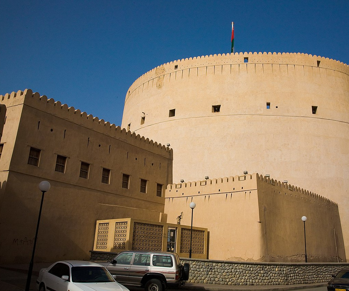 Au départ de Mascate : journée complète à Nizwa Souq, Nizwa Fort et Jabel Akhdar