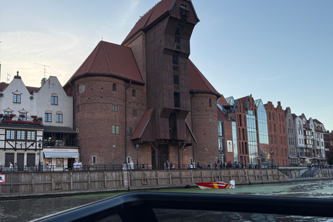 Gdansk: 1-Hour Private Electric Boat Cruise with Skipper