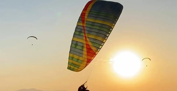 Depuis Marrakech : aventure en parapente en tandem dans le désert d&#39;Agafay